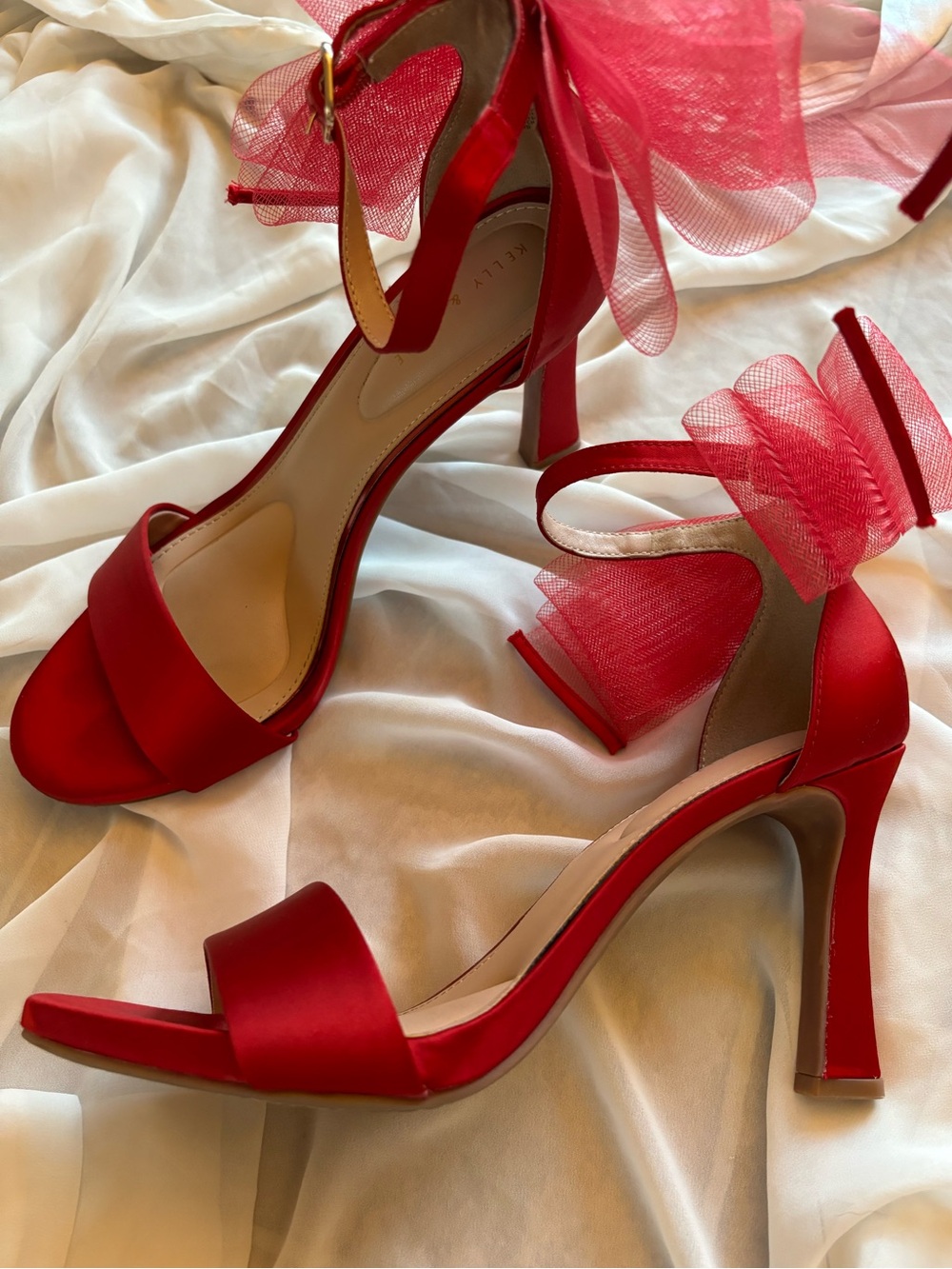 Kelly & Katie Red Satin Heeled Sandals Bow Back Accent Glam Feminine Going Out 9